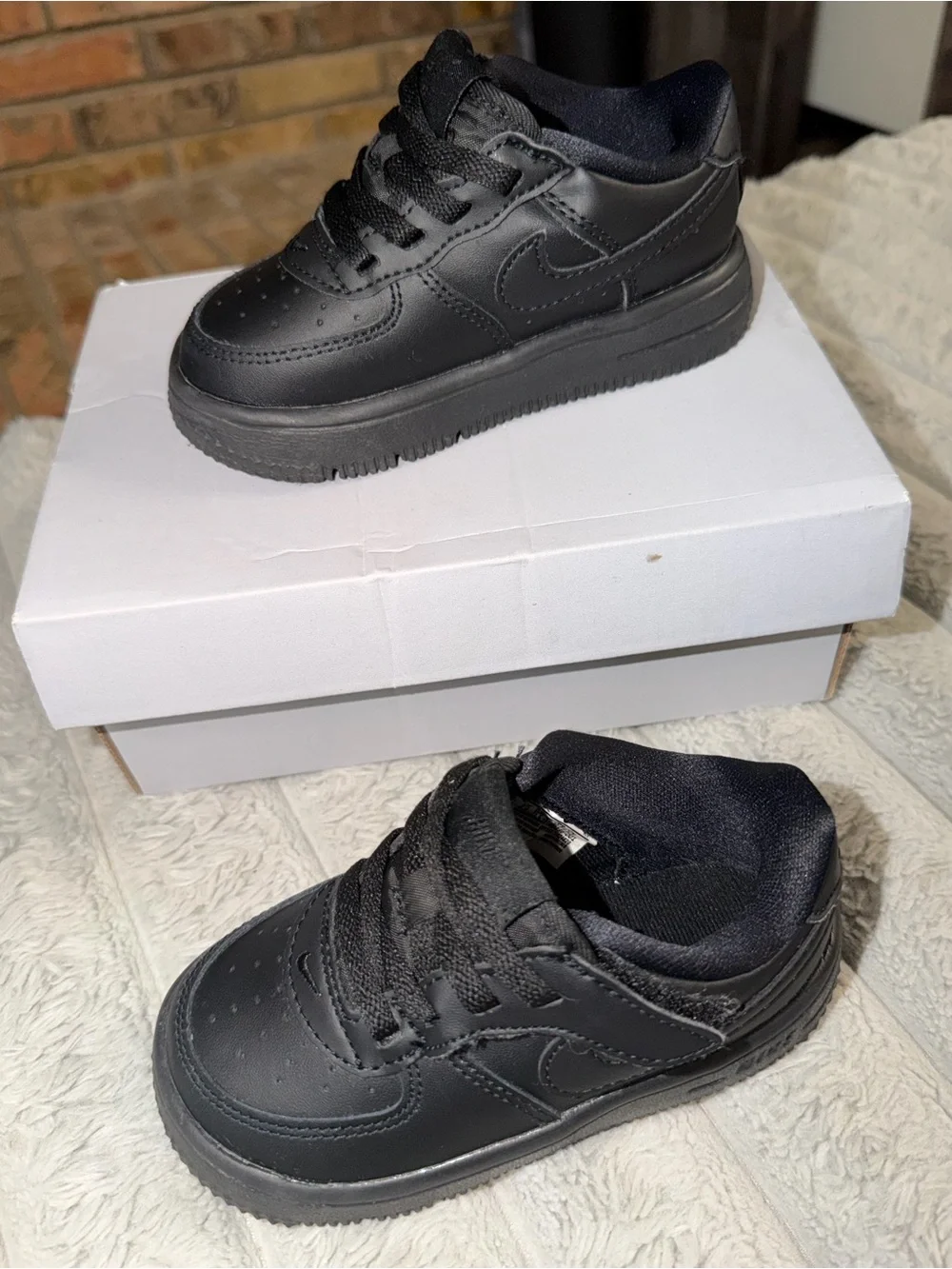 Toddler Black Nike Low-Top Sneakers